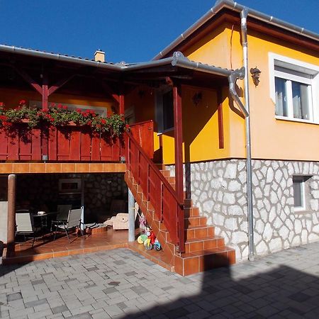 Szonja Apartman Egerszalók Exterior foto